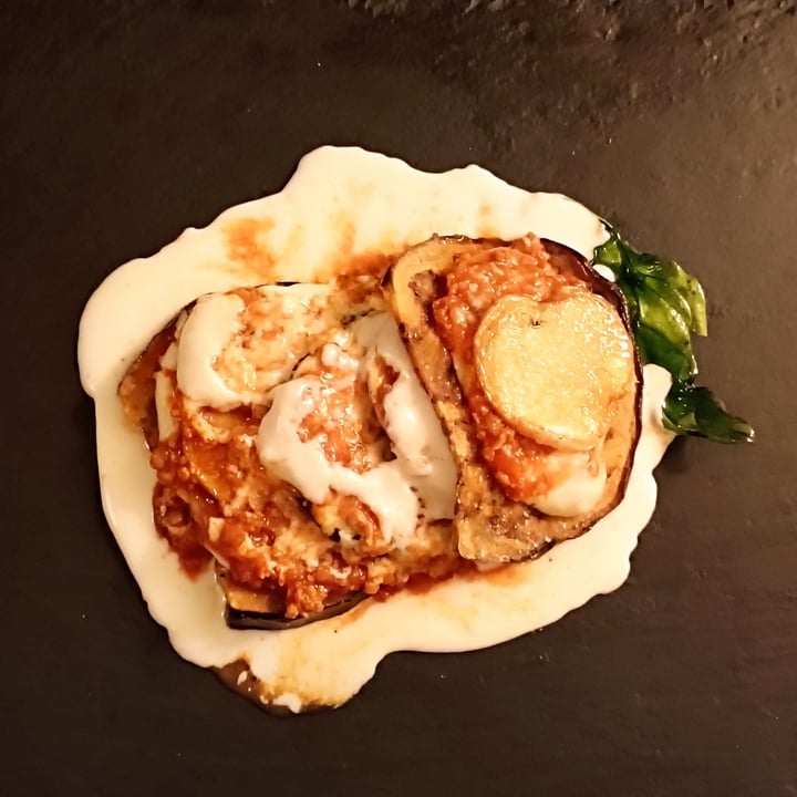 review photo of La dispensa di Amelia Parmigiana di Melanzane shared by @danielagabrielli on 22 Oct 2022 - review