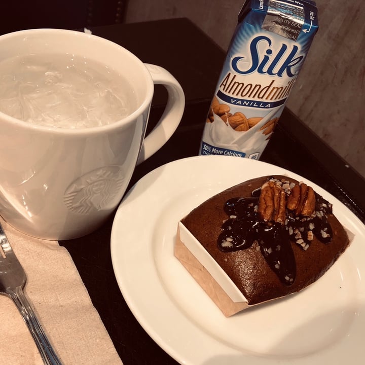 review photo of Starbucks Cafe Legaspi Street Banana Chocolate Loaf shared by @yin on 24 Aug 2020 - review