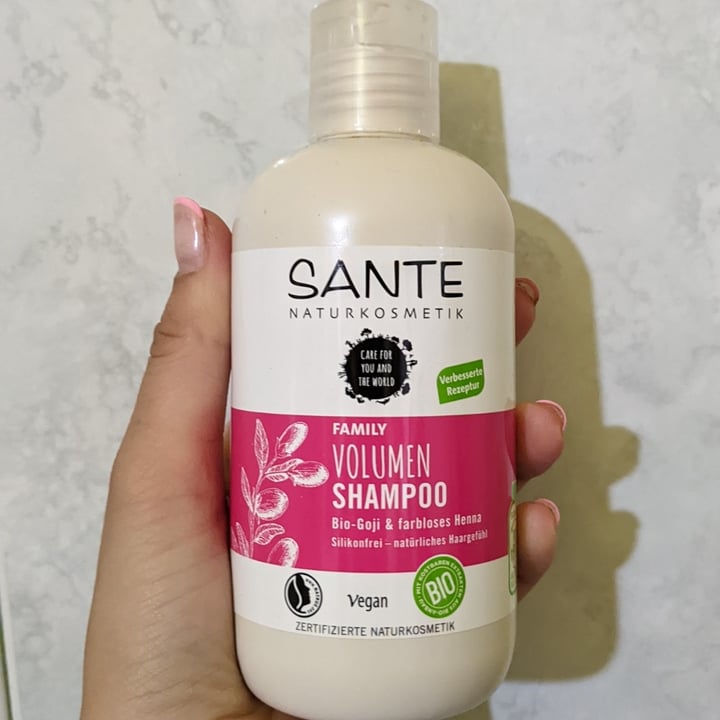 review photo of Sante Volumen shampoo shared by @holymarta on 18 Sep 2022 - review