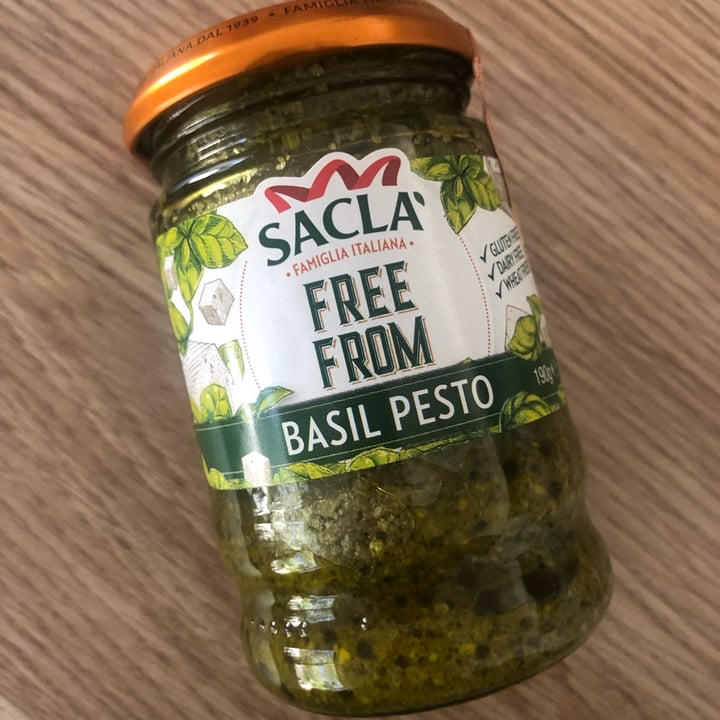 photo of Sacla' No. 9 Free From Basil Pesto shared by @nicoletoomey on  15 Oct 2022 - review