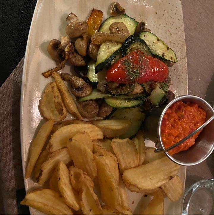 photo of Ružmarin Potatoes and grilled vegetables shared by @tschulieeee on  04 Jun 2020 - review