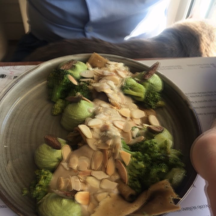 review photo of Romeow Cat Bistrot Affettato Di Seitan Homemade shared by @silvia1908 on 23 Mar 2022 - review