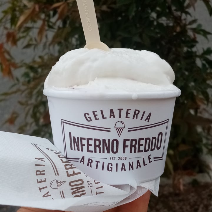 photo of Gelateria Inferno Freddo gelato al cocco shared by @valeveg75 on  14 Aug 2022 - review