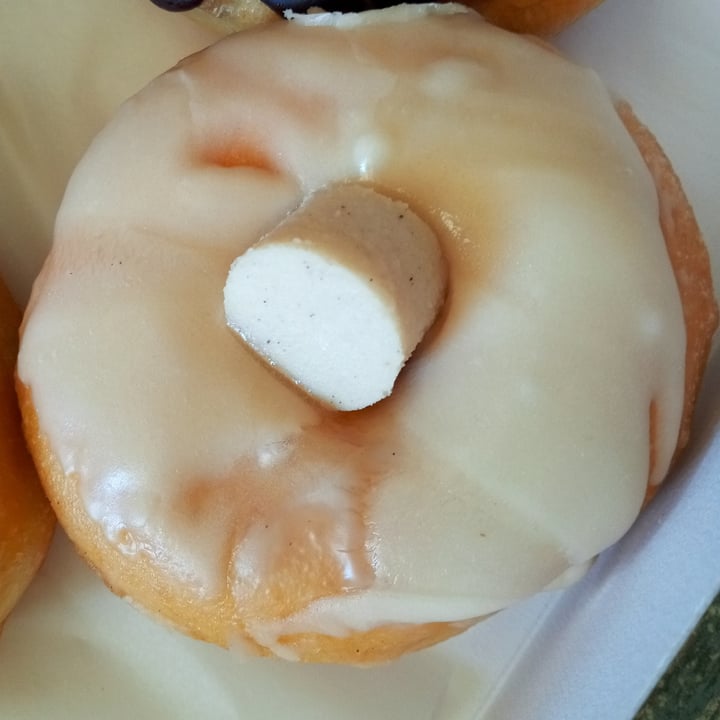 photo of Delish Vegan Doughnuts Tres leches doughnut shared by @alexv269 on  22 Mar 2021 - review