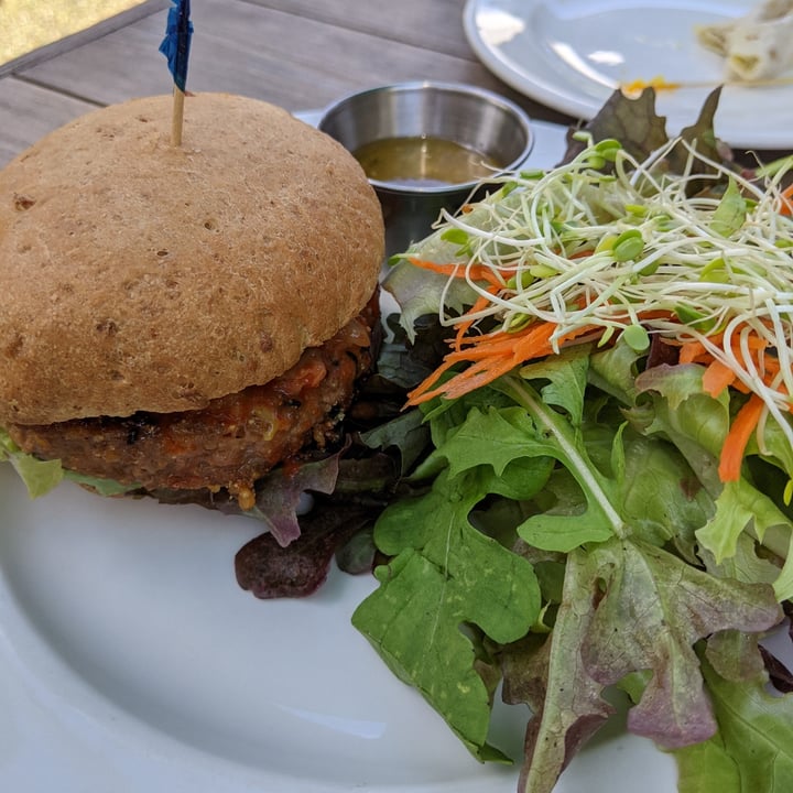 photo of Russell’s by Eat Healthy Kauai Kimchee Burger shared by @bahudso on  30 Sep 2021 - review