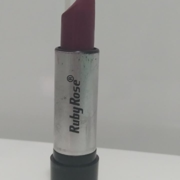 photo of RubyRose Batom Matte shared by @annabia on  11 Dec 2021 - review