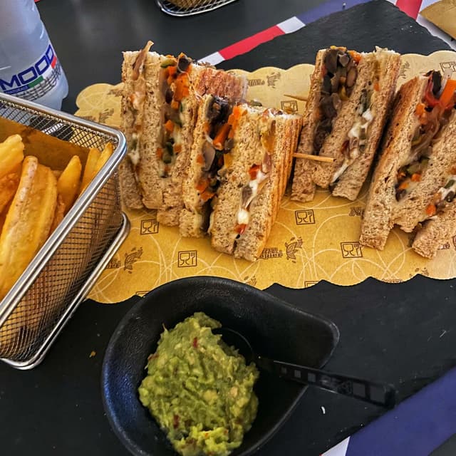 菜肴“Club sandwich Vegano”的照片