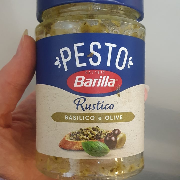 photo of Barilla Pesto olive e basilico shared by @veggiechan on  17 Aug 2022 - review