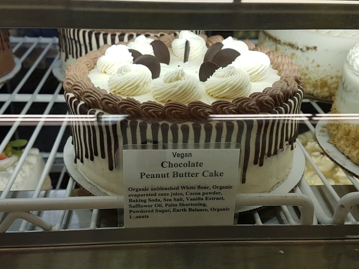 review photo of Mana Foods Vegan Chocolate Peanut Butter Cake shared by @jennykropiklim on 19 Apr 2018 - review
