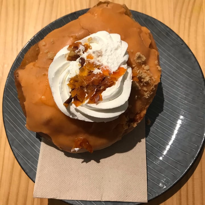 review photo of Delish Vegan Doughnuts Carrot Cake shared by @maytetxu on 14 Nov 2021 - review