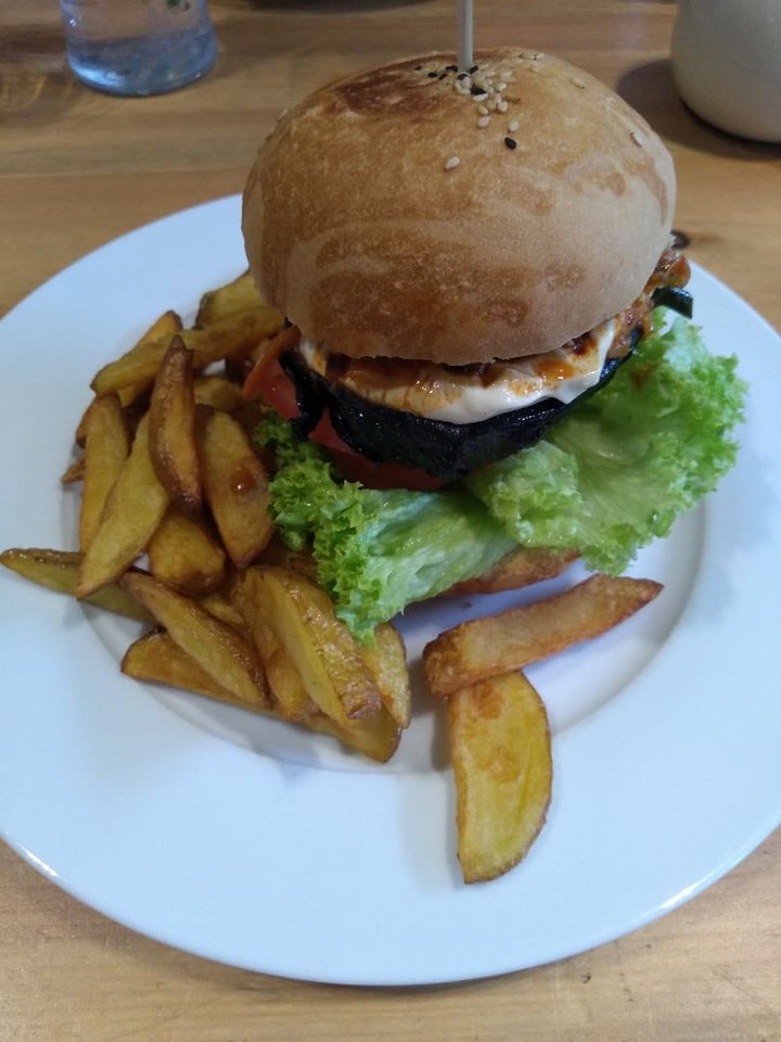 photo of Holy Cow Nori Fish Burger shared by @cynotherium on  05 Jun 2019 - review