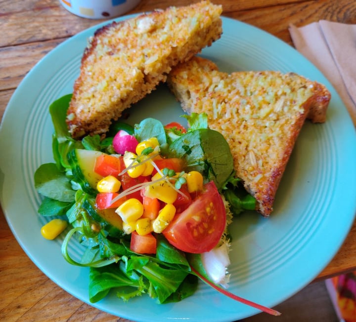 photo of Mad Cucumber Garlic bread shared by @pointsofellie on  26 Aug 2019 - review