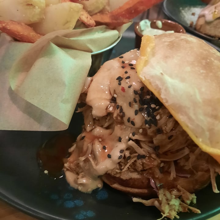 photo of Frutas Prohibidas Sweet Chilli Pulled Pork shared by @jaimtt on  20 Feb 2021 - review