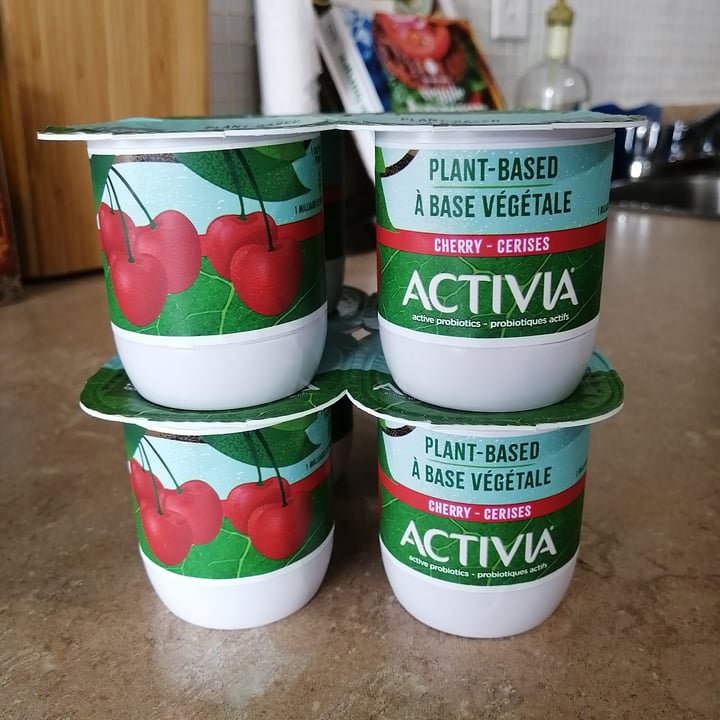 photo of Activia Plant based probiotic yogurt cherry and peach shared by @verosfiction on  16 Apr 2022 - review