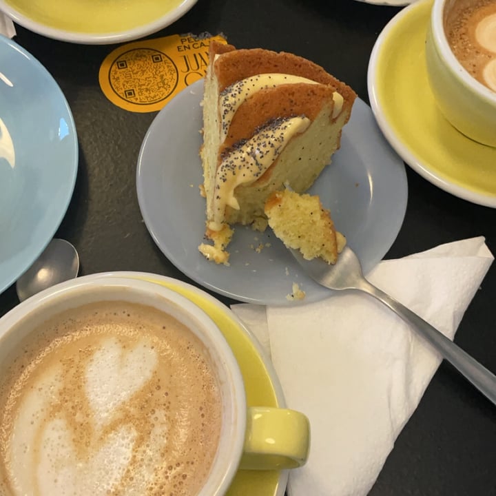 photo of Juani Café (Specialty coffee) budin de limón y maracuyá shared by @franbombini on  22 Aug 2022 - review