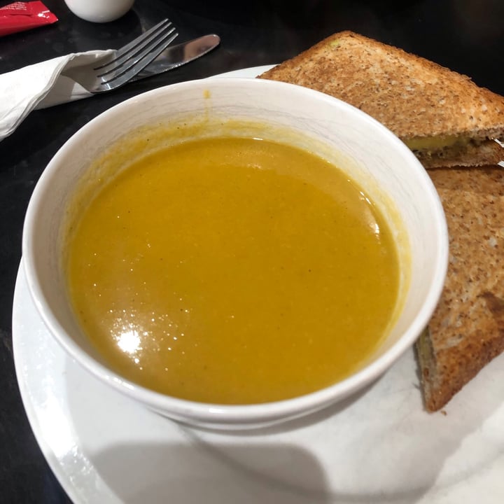 photo of Rose & Grant's Deli Cafe Maple & Parsnip Soup shared by @brandonthefruit on  11 May 2021 - review