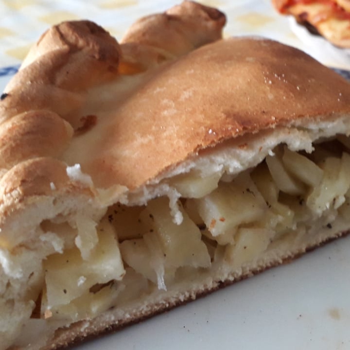 photo of Bakery San Giuseppe Di Giuga Salvatore Scaccia patate e cipolle shared by @lagio on  20 Jul 2022 - review