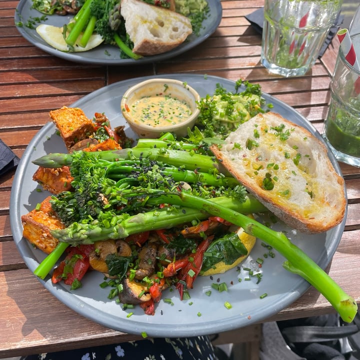 photo of Kin Kin Weekend Deluxe shared by @thelondonvegan on  24 Apr 2022 - review