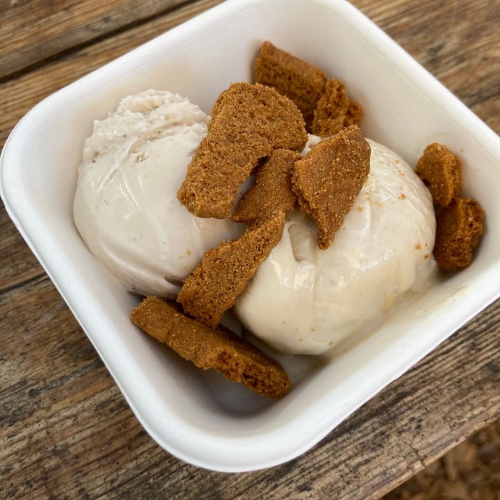 review photo of ditto Brittle Gone Nuts shared by @emmaclairepeter on 04 Apr 2022 - review