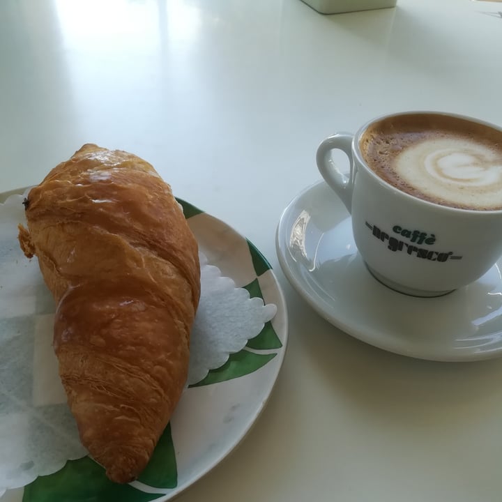 photo of León Cappuccino Latte Di Soia E Brioches Vegana shared by @catodo on  25 May 2022 - review