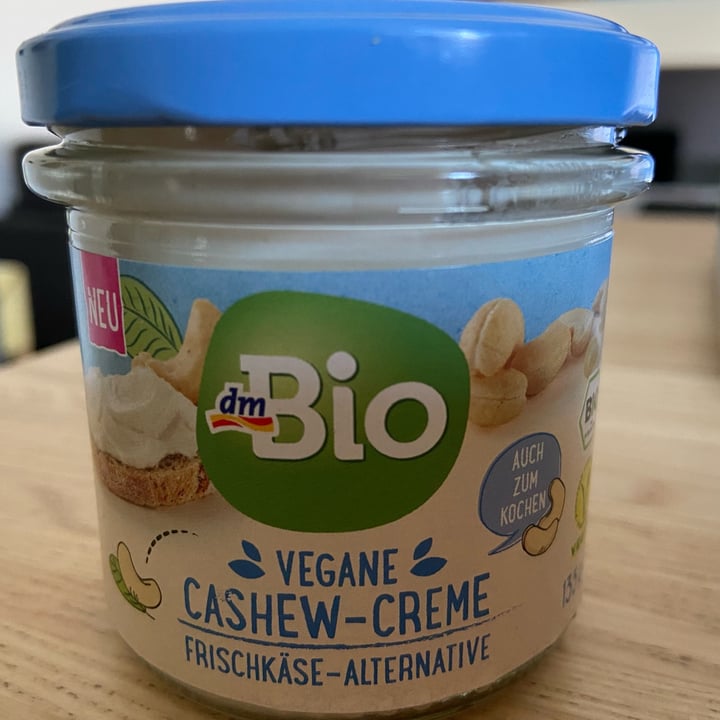 photo of dmBio Vegane cashew creme shared by @9mel1na2 on  28 Feb 2022 - review