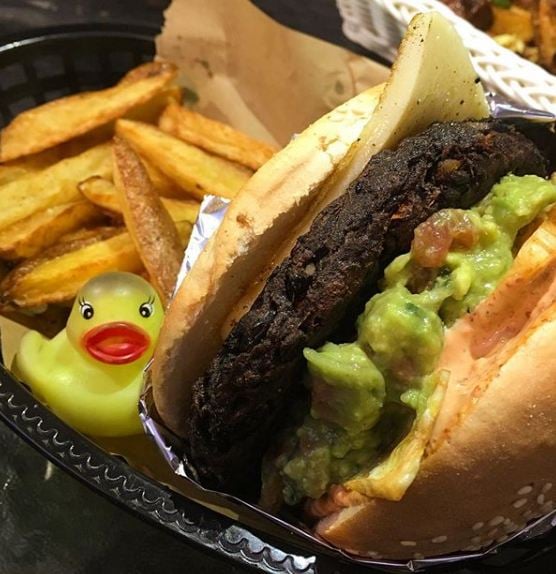 photo of Vg Burger Burger Frijolera shared by @patitovegan on  05 Mar 2020 - review