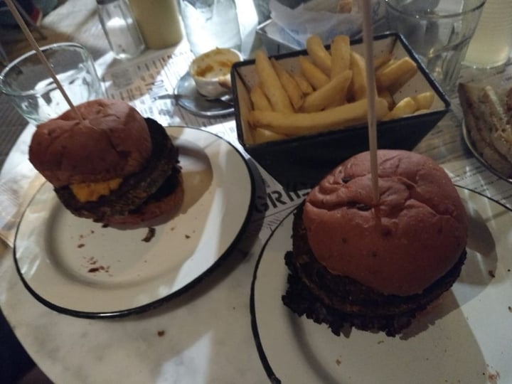 review photo of Foodie SpecialBurger Hamburguesa Vegana shared by @yamilaleuy on 22 Nov 2019 - review
