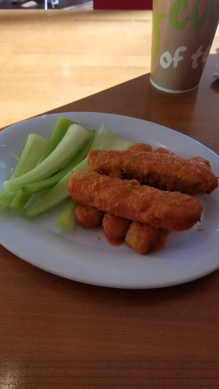 photo of Veggie Grill Buffalo Wings shared by @roguebunni on  06 Apr 2018 - review