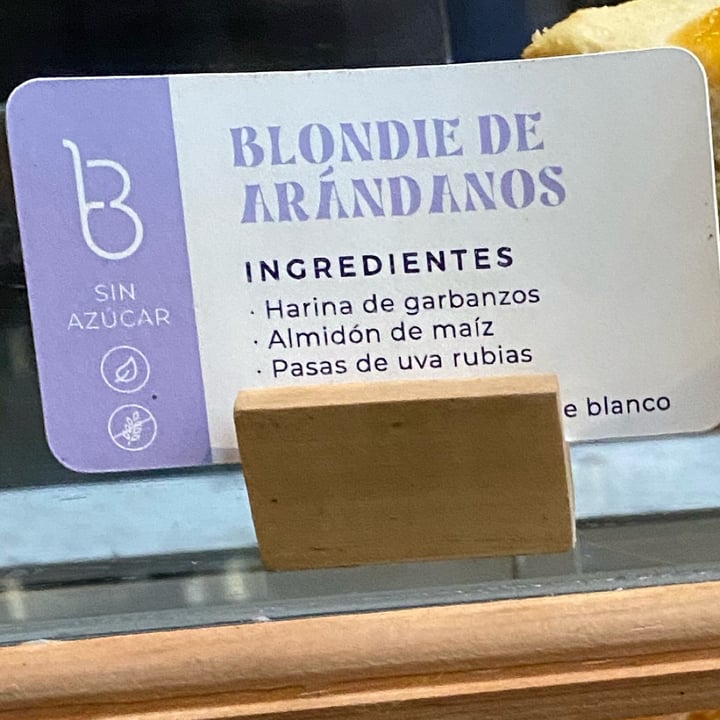 photo of B-Fresh blondie de arandanos shared by @inespressable on  13 Jun 2022 - review