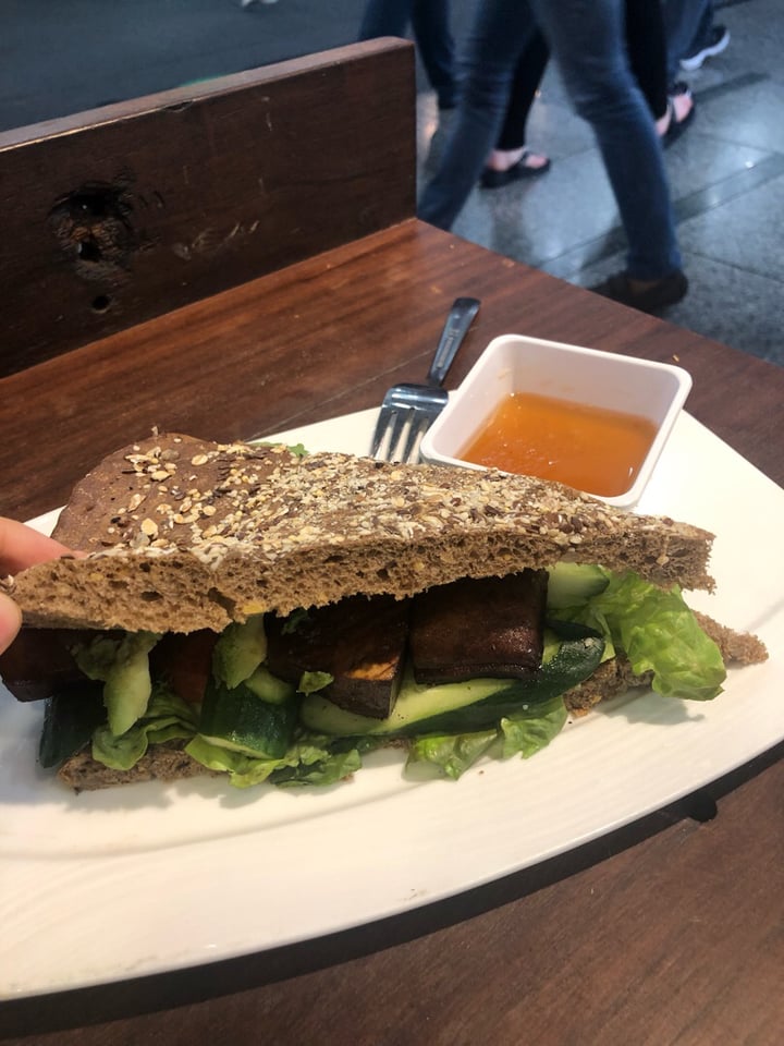 photo of Kraftwich by Swissbake Avocado & Tofu Vegan Kraftwich shared by @delphinesupanya on  27 Sep 2019 - review