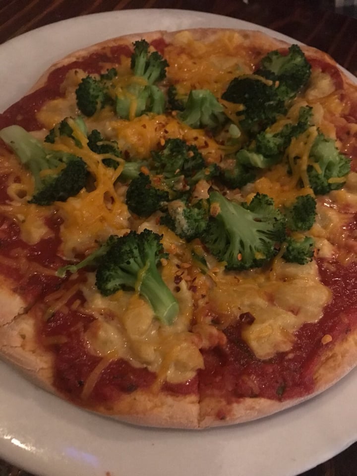 review photo of Sage Plant Based Bistro and Brewery Echo Park Mac & Cheese Pizza shared by @tanzaniteandturmeric on 15 Apr 2019 - review