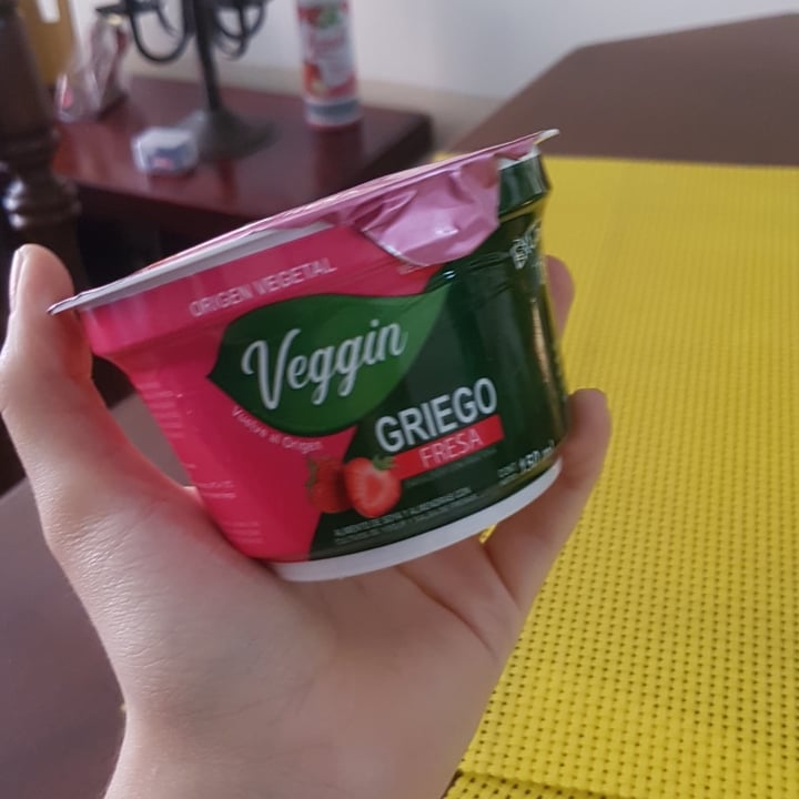 photo of Veggin Yogurt griego de fresa shared by @catacc on  08 Jul 2021 - review