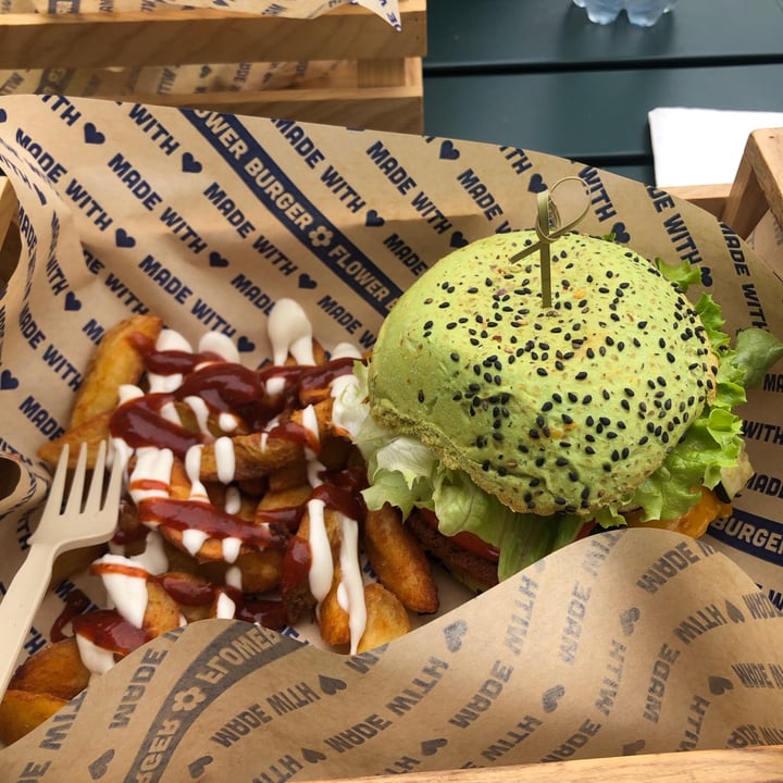 photo of Flower Burger Jungle burger shared by @al25 on  27 Nov 2021 - review