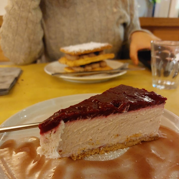 review photo of Lo Fai Cheescake alle castagne con gelée di melograno shared by @elena2000 on 04 Dec 2022 - review