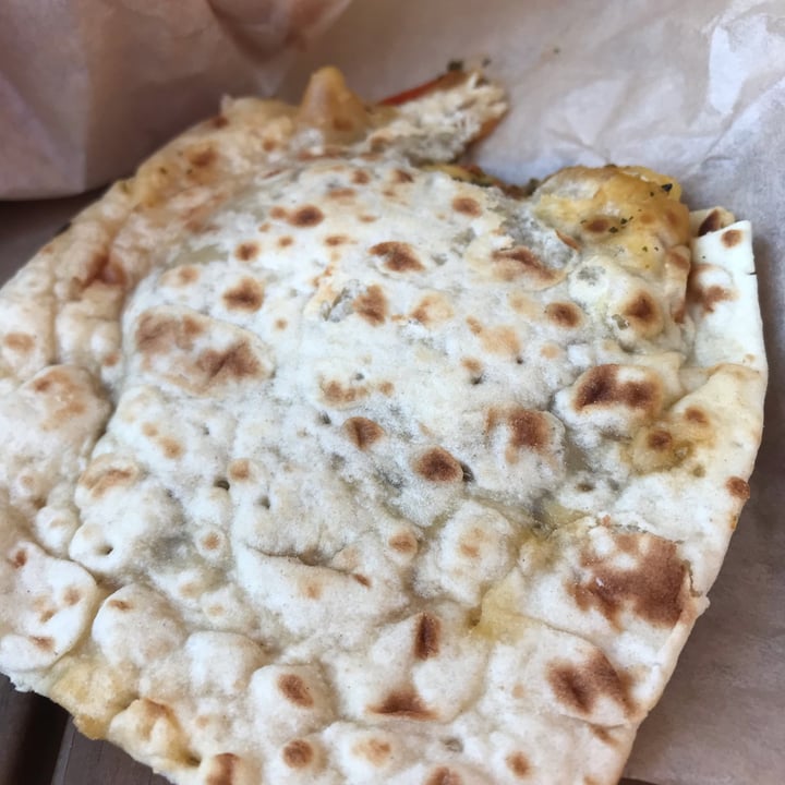 photo of Caribou Coffee JUST Egg, Roasted Tomato & Pesto Flatbread shared by @sarahnorine on  16 May 2022 - review
