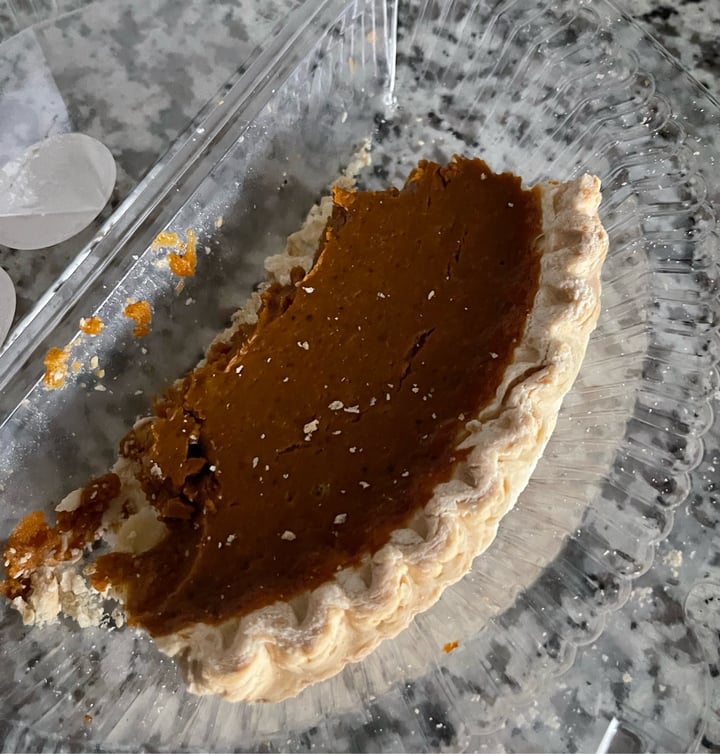 review photo of Whole Foods bakery Pumpkin Pie shared by @elliejeanmcd on 22 Oct 2021 - review