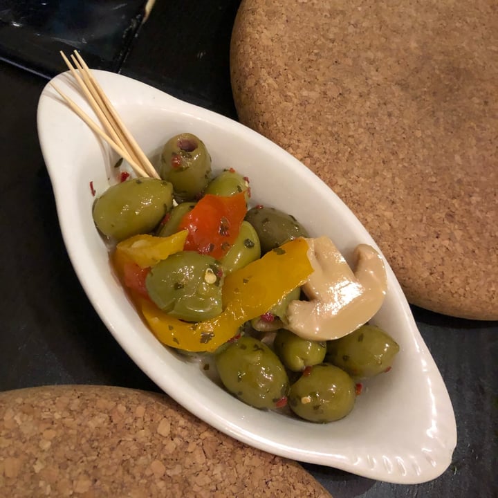 photo of Novapizza Vegetarian Kitchen Olives shared by @rhiannondiamxnd on  01 Dec 2021 - review