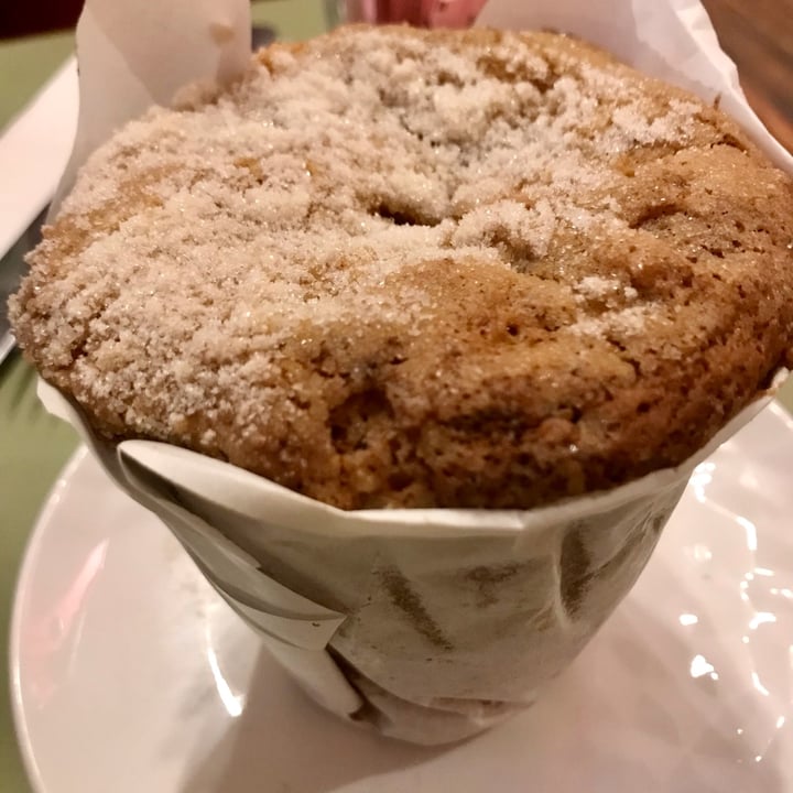 photo of Berry Bistro Muffin de manzana y canela shared by @aixacabral on  03 May 2022 - review