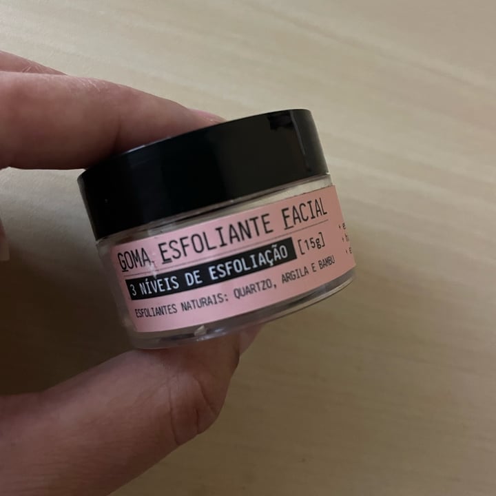 photo of Quintal Dermocosméticos Goma Esfoliante Facial shared by @brunaestanacozinha on  09 May 2022 - review