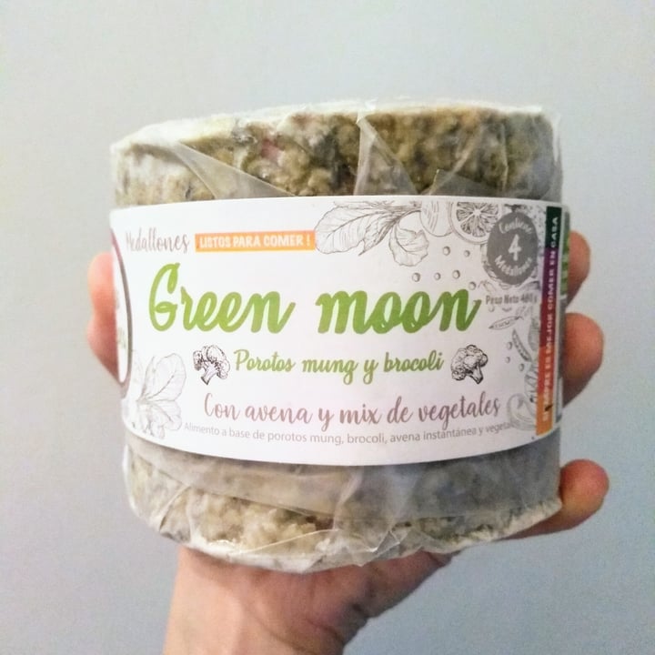 photo of Casa Vegana Medallones Geen Moon Con Porotos Mung Y Brocoli shared by @belu22adl on  16 Jul 2021 - review
