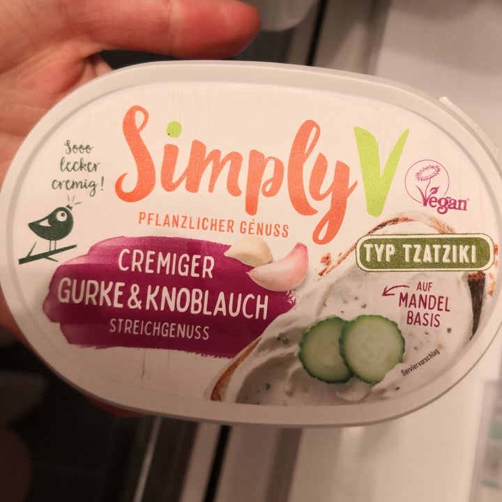 photo of Simply V Cremiger Gurke & Knoblauch Streichgenuss shared by @blondi93 on  07 Apr 2022 - review