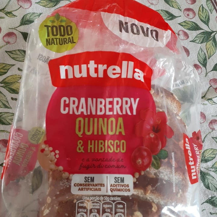 photo of Nutrella Pão cranberry, quinoa & hibisco shared by @victorbarros on  28 Apr 2022 - review