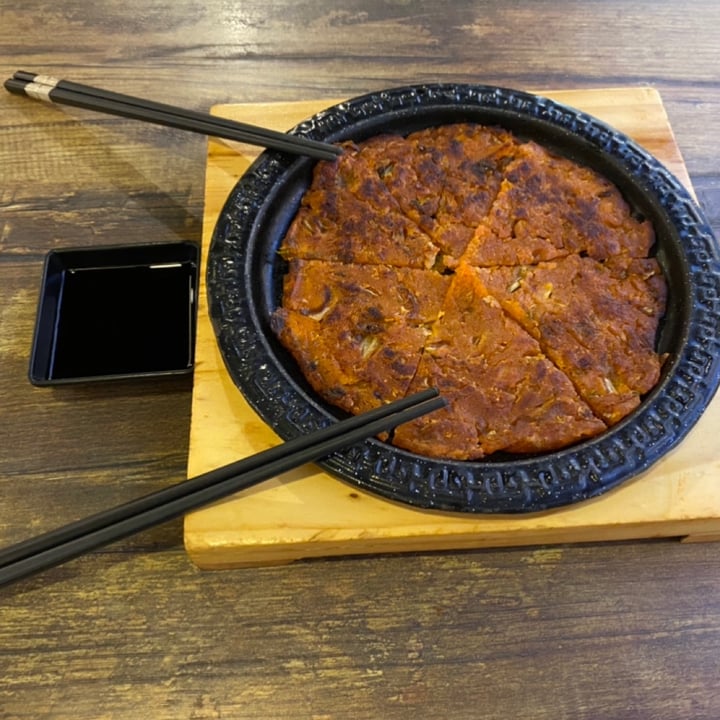photo of Daehwa Vegetarian Kimchi Jeon shared by @piggy-egg on  26 Jul 2022 - review