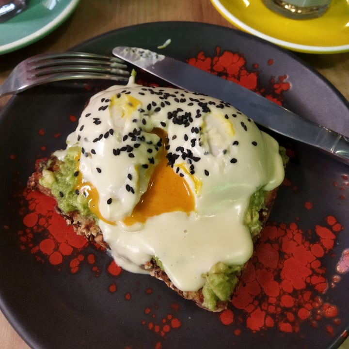 review photo of Frutas Prohibidas Huevos Venedict shared by @veganbeibi on 29 Jan 2022 - review