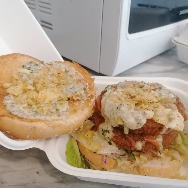 photo of Lekker Vegan Kloof Lekker Spicy Deluxe Burger shared by @rushisushi7 on  16 Jun 2022 - review