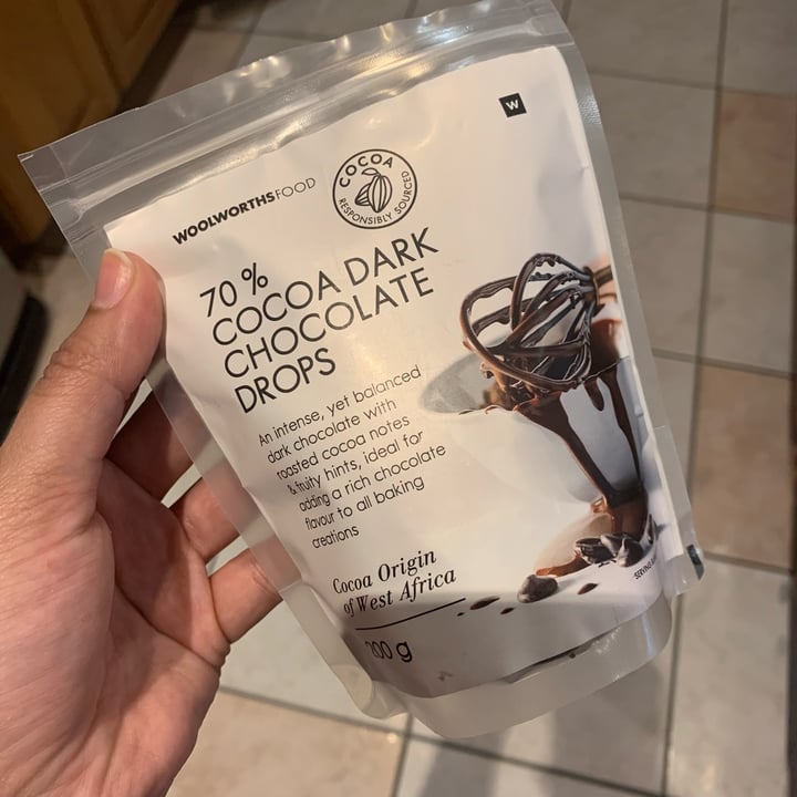 photo of Woolworths Food 70% cocao dark chocolate drops shared by @annika-m on  24 Dec 2021 - review