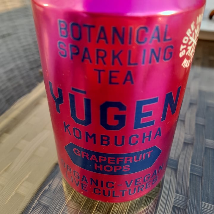 review photo of Yūgen Kombucha Botanical Sparkling Tea shared by @carolakiedis on 02 Sep 2022 - review