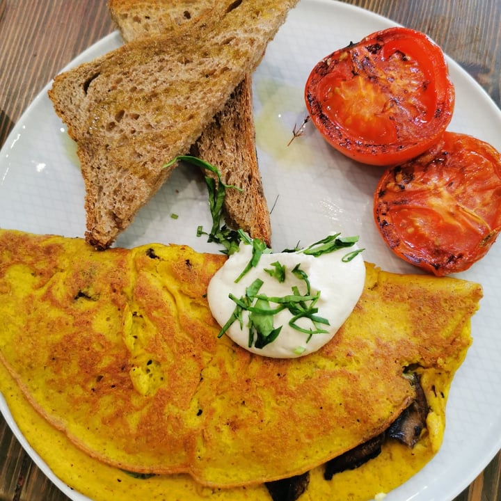 photo of Equilibrium Cafè Brvnch&Coffee Vegan Omelette shared by @chfav on  17 Aug 2020 - review