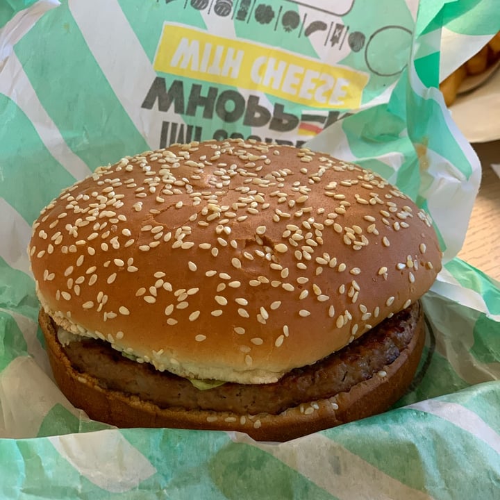 photo of Burger King Impossible whopper shared by @andreadal on  09 Nov 2021 - review