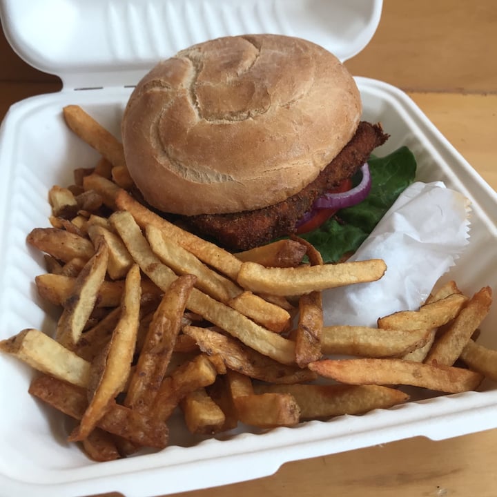 photo of The Owlery Restaurant Chicken Sandwich shared by @kristyahimsa on  04 Sep 2020 - review